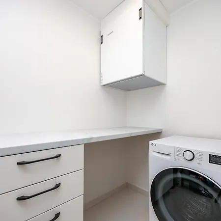 Sea-view Newly Furnished In